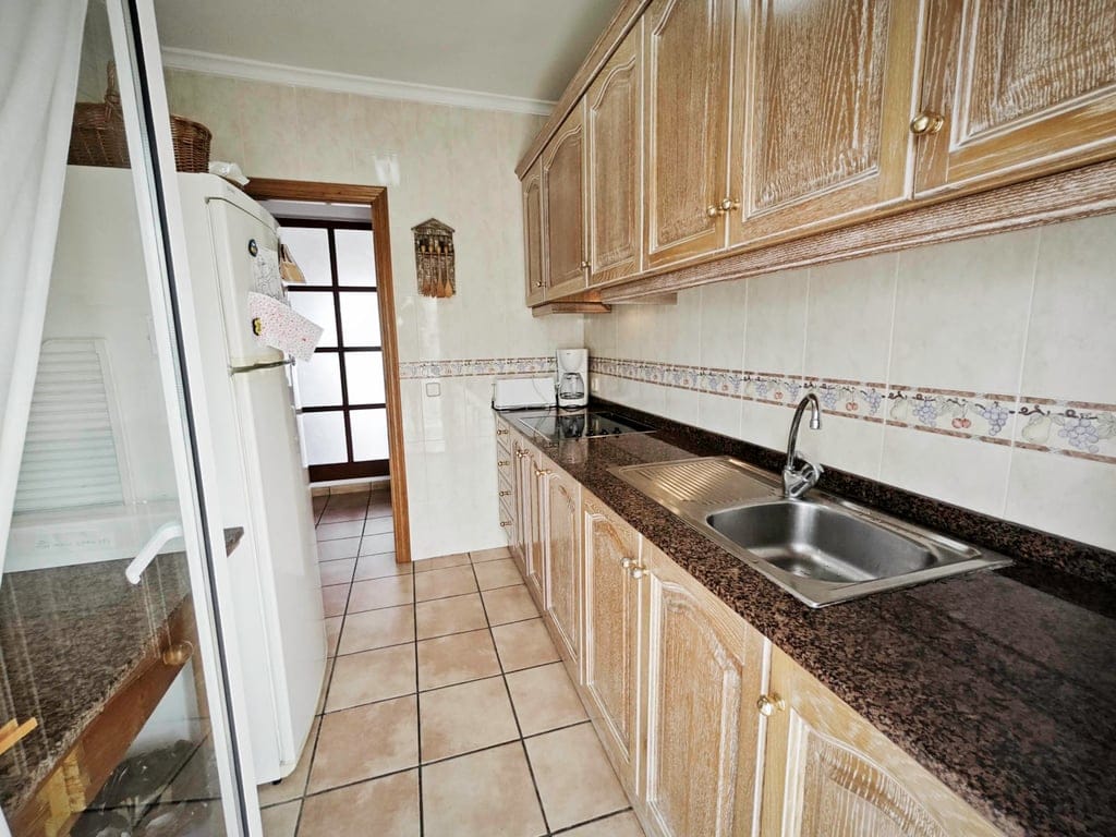 2-bedroom apartment with sea views for sale in the Las Brisas area. - Foto 4