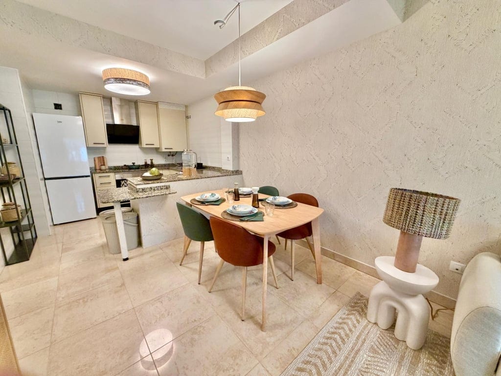 Renovated 1-bedroom apartment in Denia with a communal pool. - Foto 3