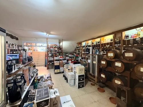 Successful wine business for sale in the centre of Moraira