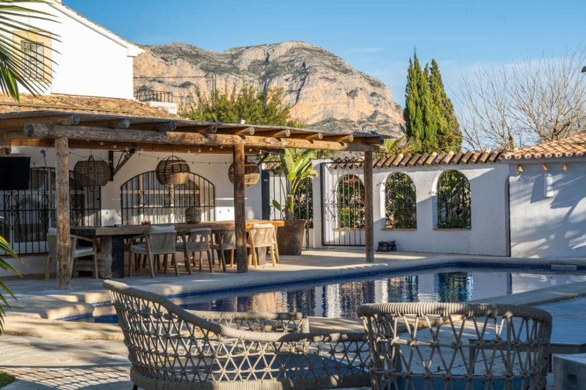 Exclusives, komplett renoviertes Anwesen mit großem Grundstück von 11.367 m2. - Foto 43