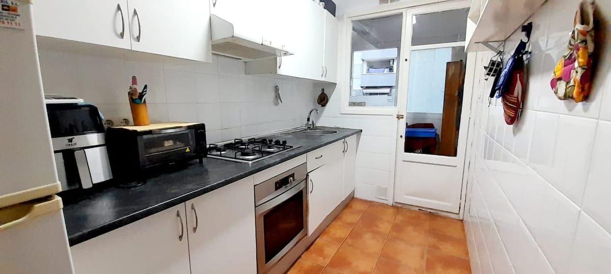 Apartment for sale with 2 bedrooms and a communal pool in Jávea, Alicante. - Foto 2