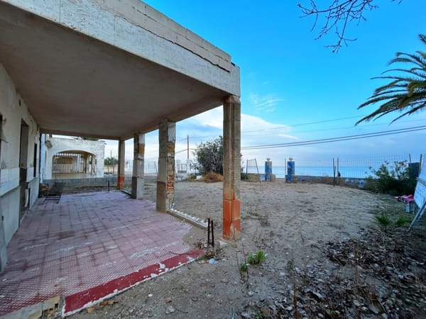 ¡Oportunitat Única! Villa Primera Línea de Mar, Sense Llei de Costes a Platja Blay Beach (Dénia) - Inversió Exclusiva - Foto 1