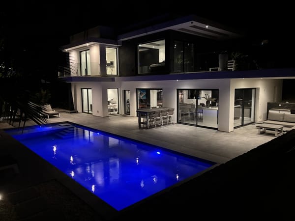 ¡Espectacular villa (2023) con privacidad y materiales de alta calidad! - Foto 59