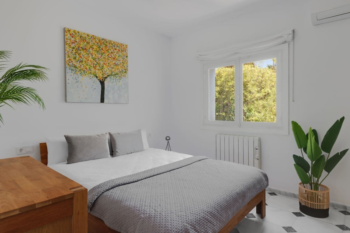 Rare Estate in Calpe: Renovated Luxury Villa + Guest House on a Massive 2,100 m² Plot! - Foto 23