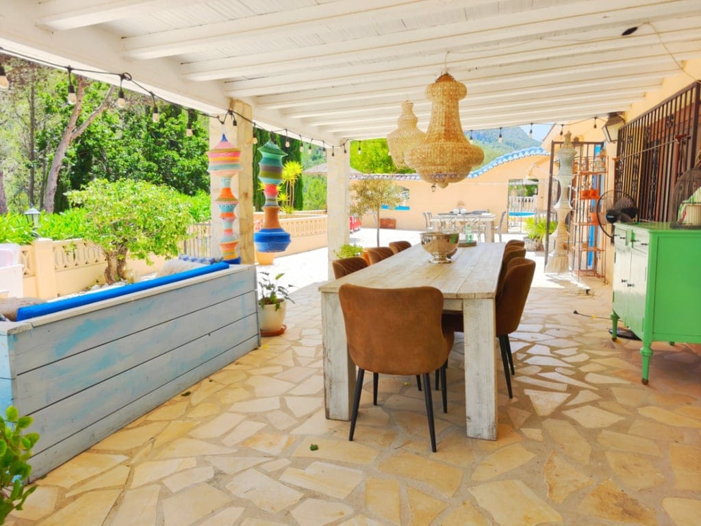 Farm in Castell de Castells for sale with 5 bedrooms, pool, and large land. - Foto 3