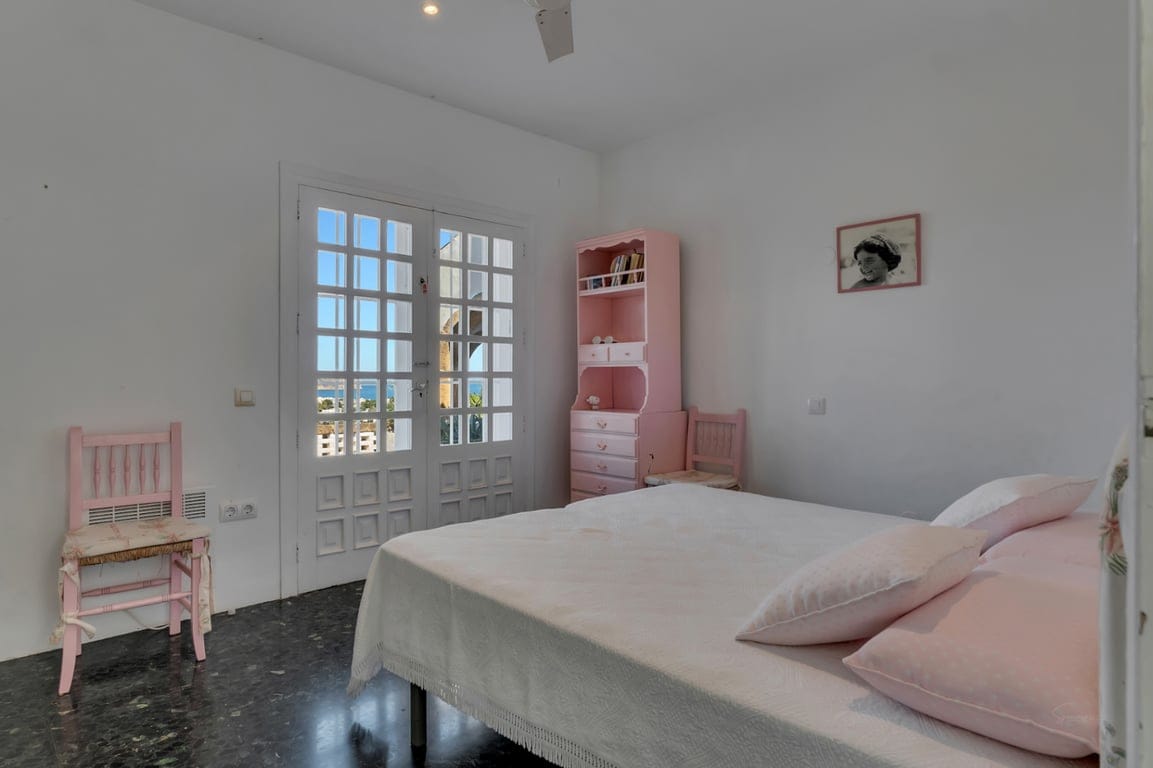 Stunning villa with amazing sea views in the El Tosalet urbanization. - Foto 14